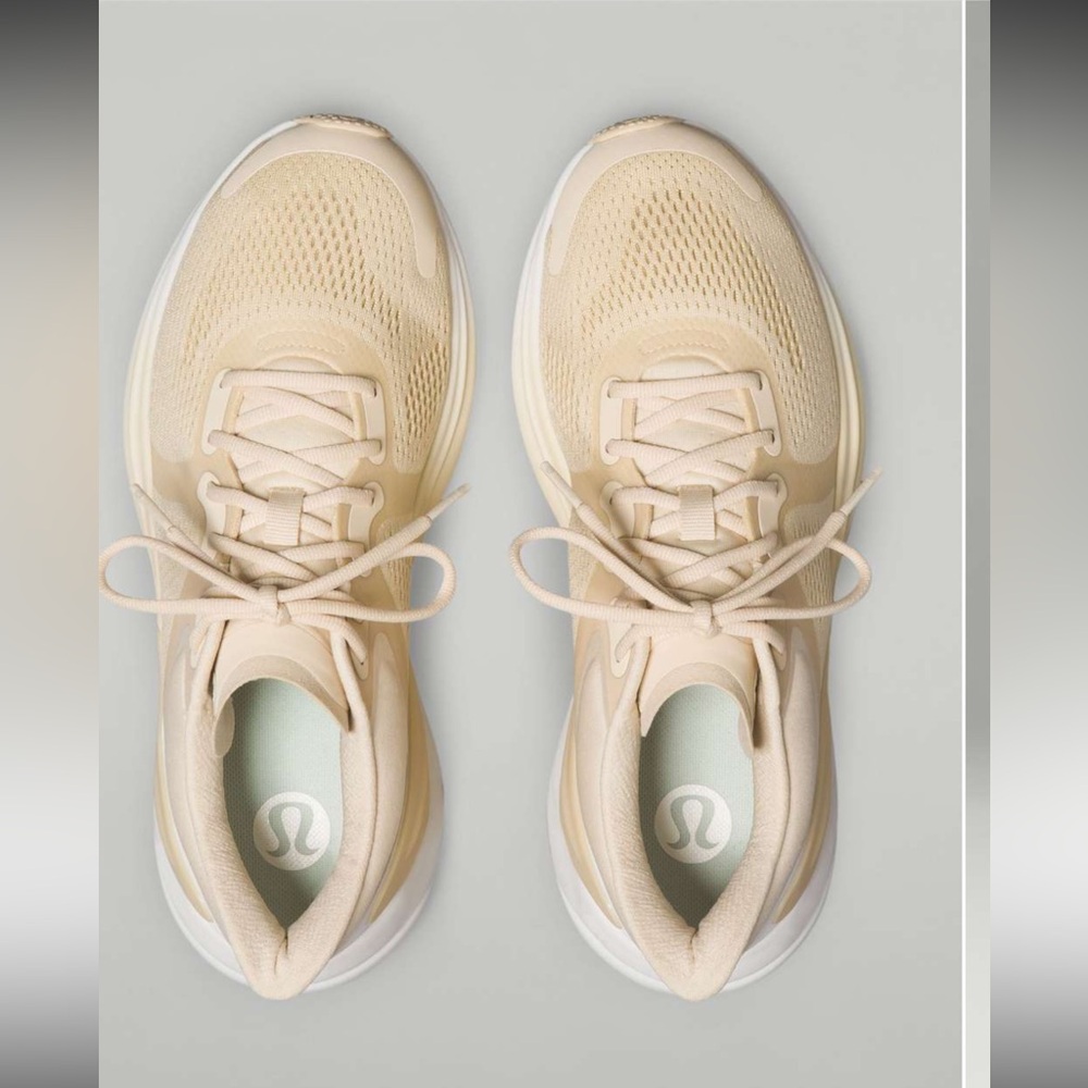 lululemon athletica Women's Cream/Tan Sneakers